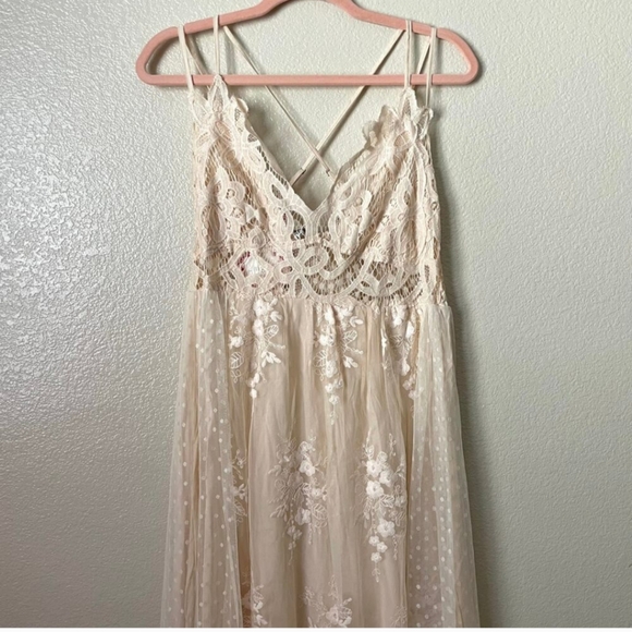 Beautiful umgee dress - Picture 3 of 12